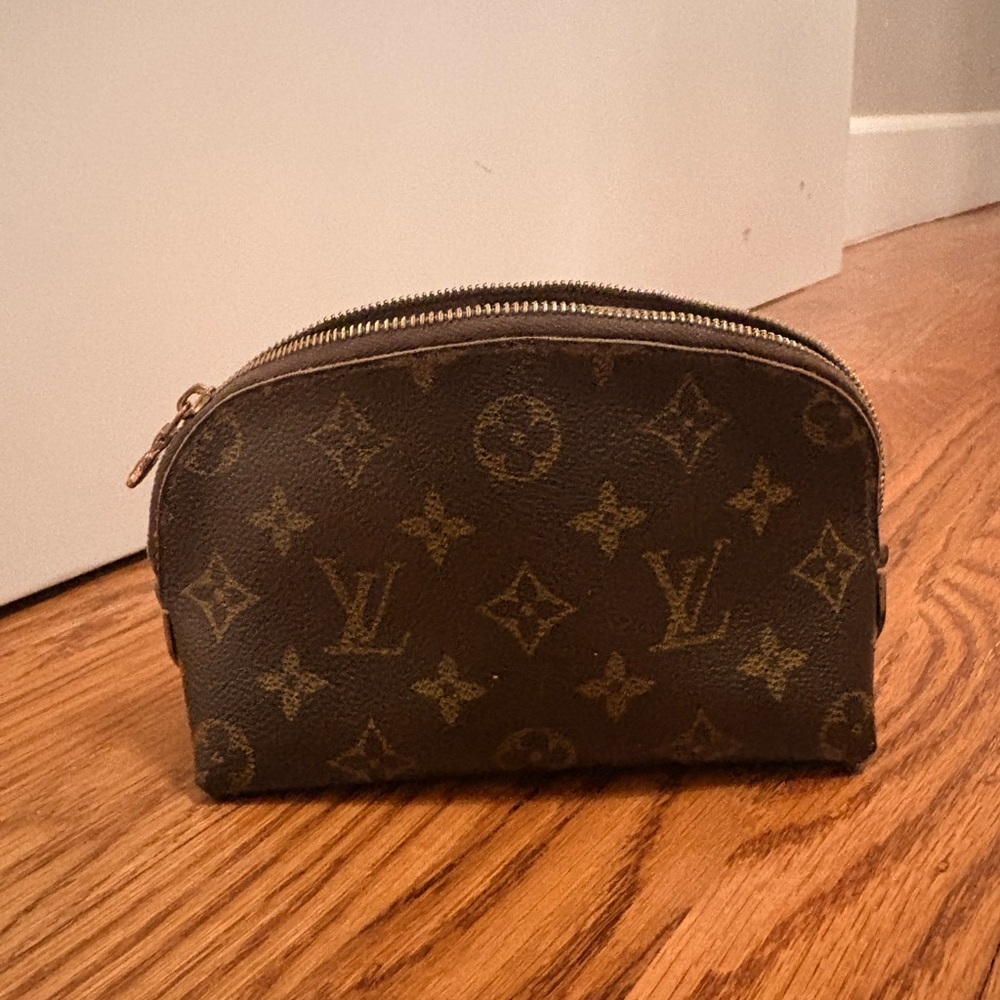 LOUIS VUITTON Monogram LV Canvas Pouch Small - Broken Zipper
